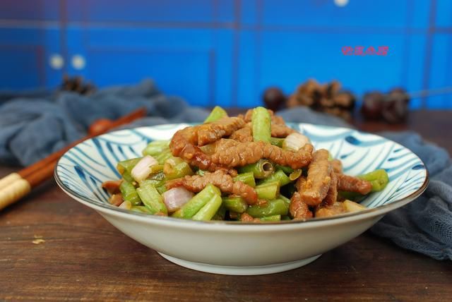 软嫩|炒牛肉又老又柴嚼不动?跟我这样做软嫩爆汁儿,像豆腐一样软