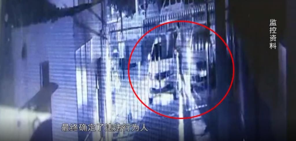  共享|【唏嘘】银川男子车被堵，怒砸共享汽车3面玻璃！