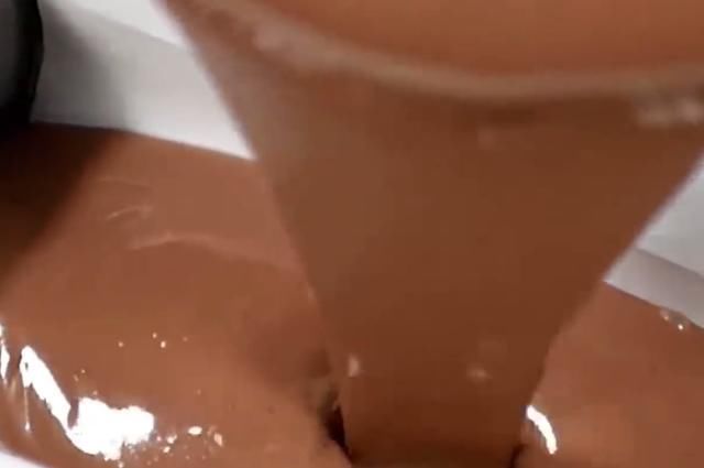 牛奶巧克力|分享一款形似果冻的冰蛋糕,软糯香甜,丝滑爽口,真是太美味了