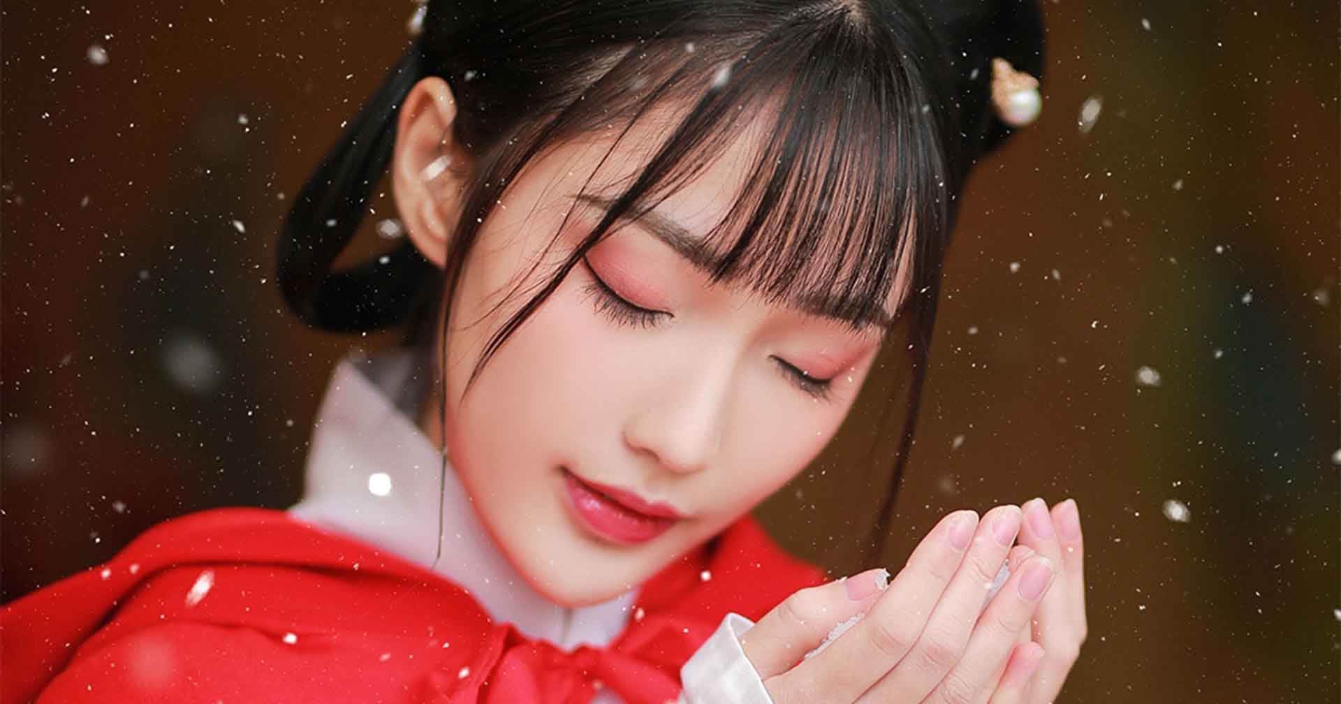 封嫔|她一入宫就封嫔，受尽六宫艳羡，皇帝“你和她长得极像”