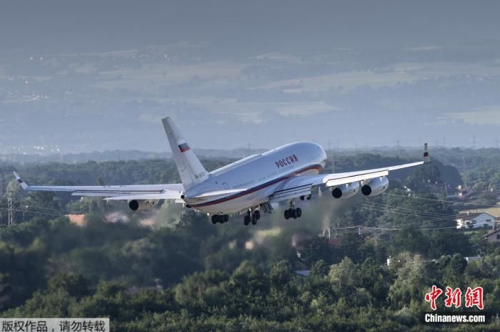 一架俄政府飞机抵达华盛顿 俄方：接回俄驻美外交人员