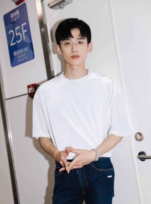  宝藏|白敬亭终于因为演技实力成为热议对象了，你不知道他有多宝藏？