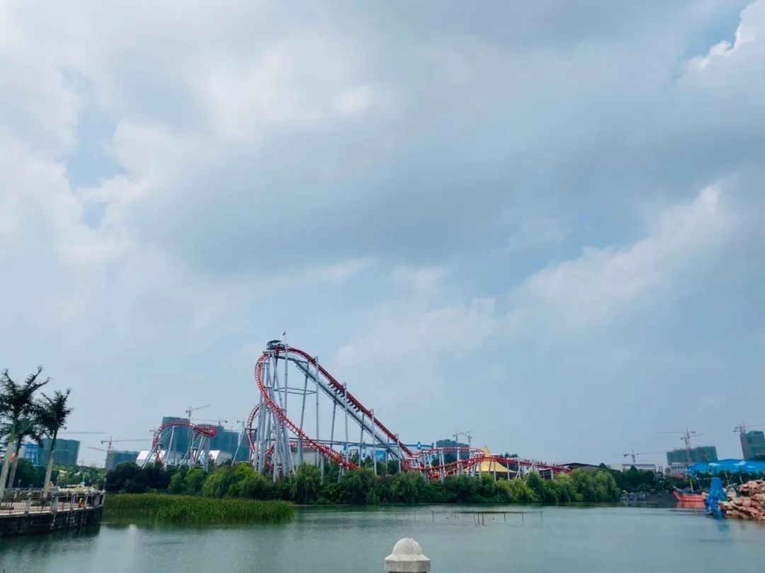 与欢乐世界|千万不要带孩子去游乐场,一不小心就……