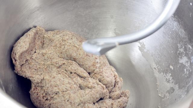 发酵|夏天做面包,直接法又快又顺利,干果多的软欧,越嚼越香还无油