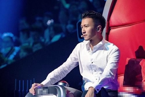  李荣浩|今晚好声音，李荣浩挑战谢霆锋，李荣浩有个学员唱两首歌曲