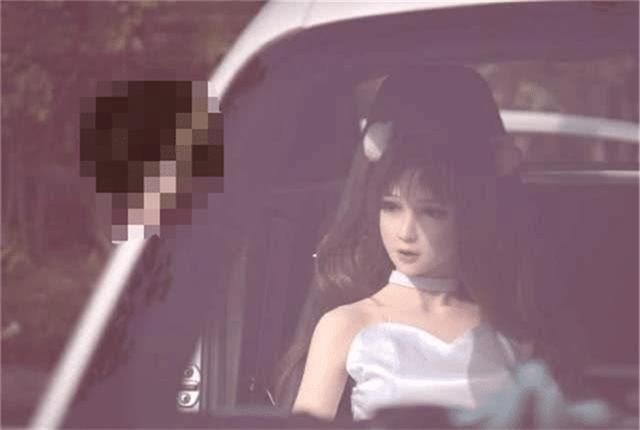  违规|男子让“假女友”坐副驾，被罚3000元，车主无奈：我也是没辙了！