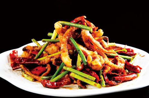 饭馆|香辣鱿鱼须这样做，麻辣筋道，滋味火爆，味道不输饭馆里的