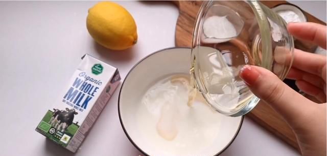  详细|奶牛色的毛巾卷你吃过吗？速来围观2人食网红烘焙详细教程