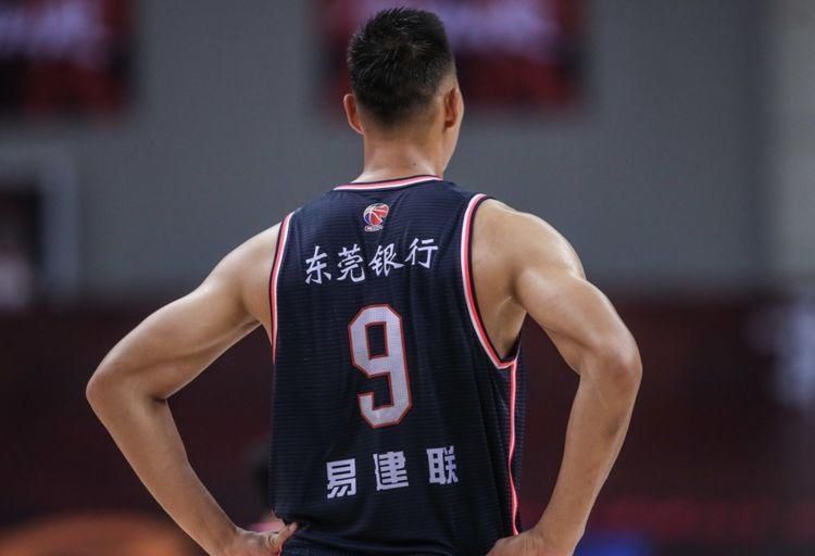  本场比赛|3分钟3犯规！宏远26岁内线发挥不佳，休赛期恐成离队第一人