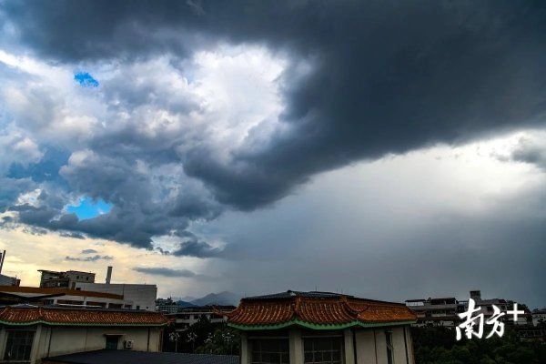 预警|雨来降温！刚刚，梅州兴宁发布暴雨红色预警