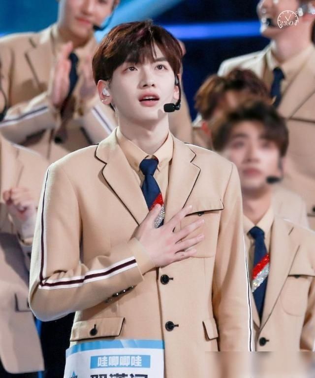 成像|教你的队友用针孔成像观看比赛,R1SE智慧,文化翟潇闻又来了