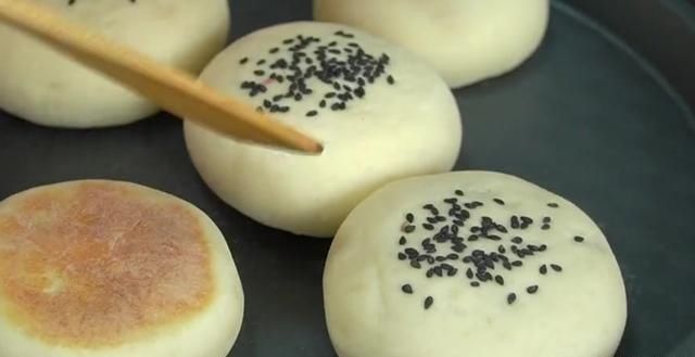  放凉|水果发面饼这样做，好吃又美味，简单易消化，放凉了吃也不会硬