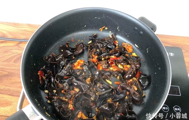 天热|天热没胃口,试试这道菜,鲜香开胃又下饭,百吃不厌