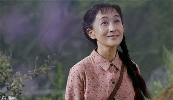  陈道明|“女版陈道明”，曾被嫌弃长相，56岁未婚只因跟哥哥的一个约定！