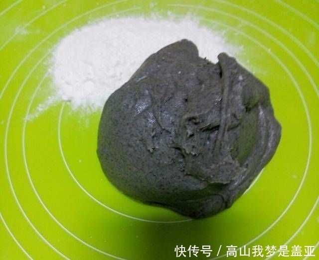 黑芝麻酱|黑芝麻双色馒头,又甜又软,5顿饭还不够!