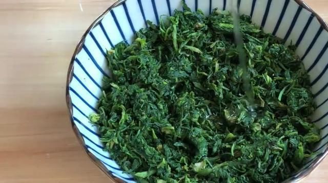 玉米面|玉米面最好吃的新做法,不烫面,不揉面,这样做的更好吃!