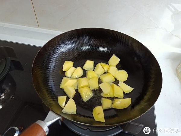 晚餐|就爱这些清新的小菜！一家三口的晚餐走红朋友圈：太有仪式感了