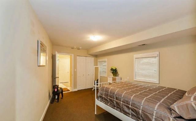  房爆|闪瞎眼：宽度不到1米的纸片房爆红全网！网友：真的能住人？