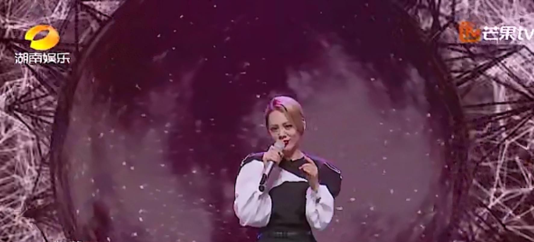  姐姐|复活换位赛: 21位姐姐只有4位全开麦, 张含韵输得很漂亮!