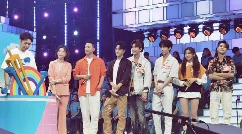  韩庚|赵丽颖王一博录制《快本》，将代表和颂传媒乐华娱乐PK，还有韩庚