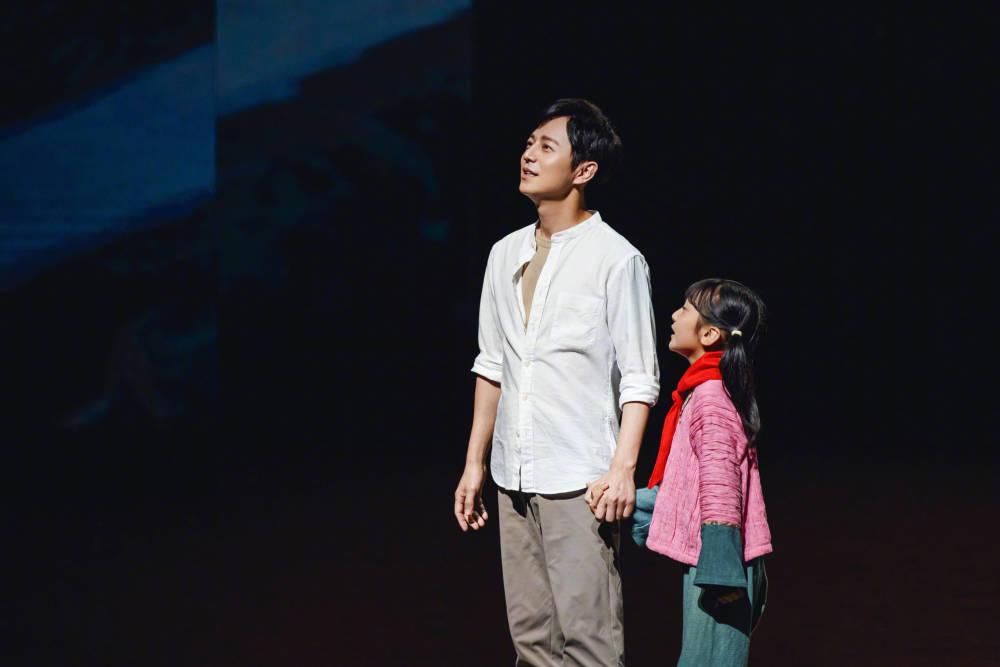  接班|何炅逐渐老去，但整个娱乐圈还没有出现能够接班他的人