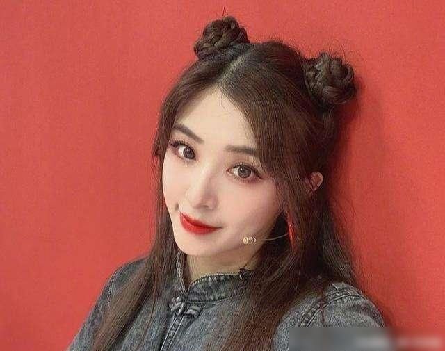  小编|近几天，《乘风破浪的姐姐》滑动屏幕可以看到《大碗宽面》