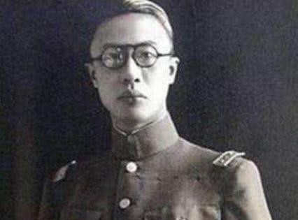 饼都是凉|溥仪被仆人骗了20年,亲自上街买烧饼才知道真相!