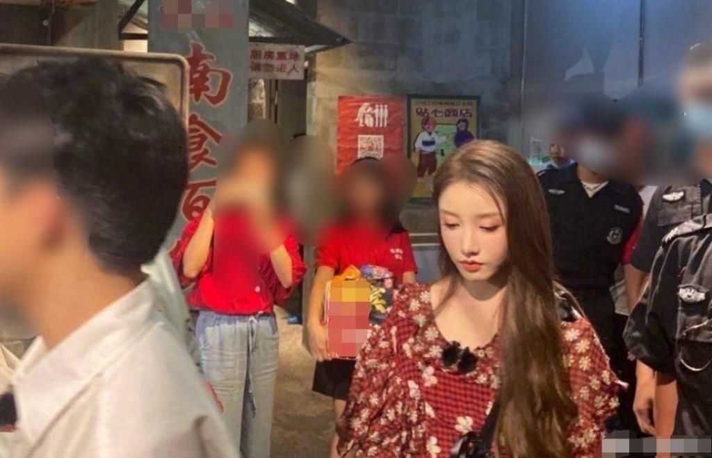  舞台|姜贞羽新综艺路透来袭，离开舞台精修，说句仙女下凡也不为过