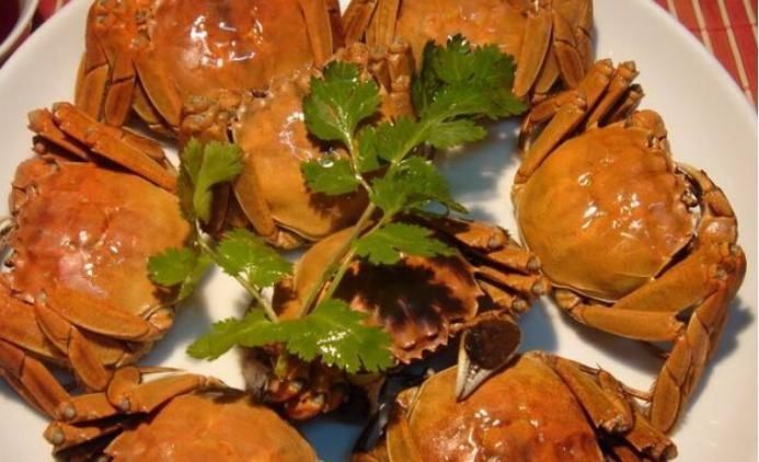 德国|中国游客去德国吃大闸蟹,给了400块刚想离开,却被德国老板喊住