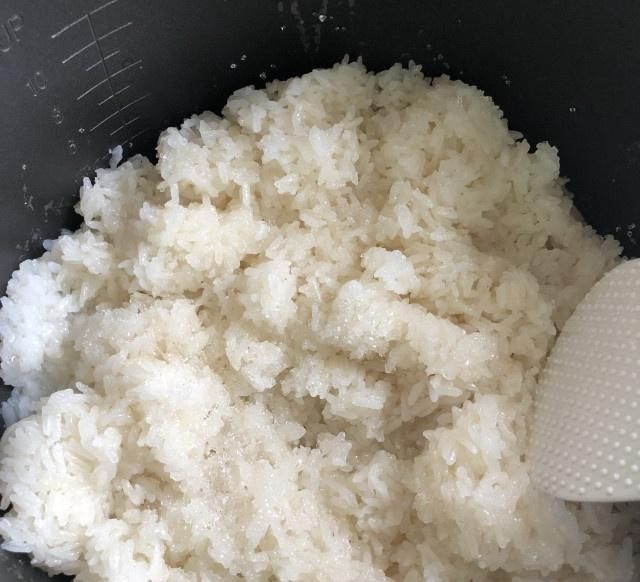  蔓越|蔓越莓糯米卷，软糯酸甜，家人爱吃，做一盘吃得停不下嘴
