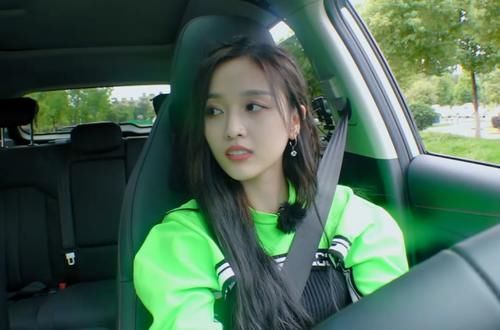  大笑|什么叫做一张嘴毁了一张脸？看到吴宣仪大笑那一刻，突然不爱她了