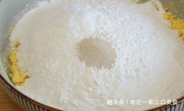  发面|玉米面发糕简单快速的做法不用发面，一次成型，蓬松宣软不发粘