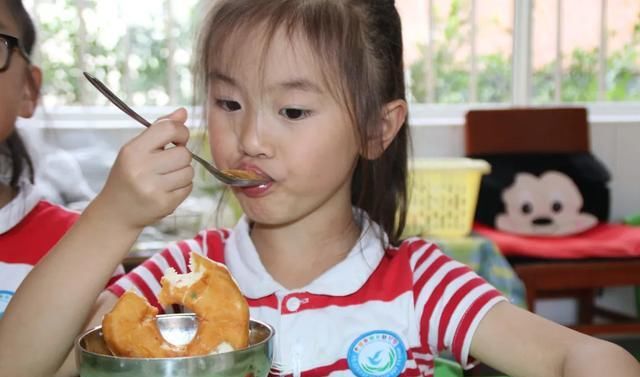  告别|用美食来告别，还记得你的幼儿园的毕业餐吃了什么吗？