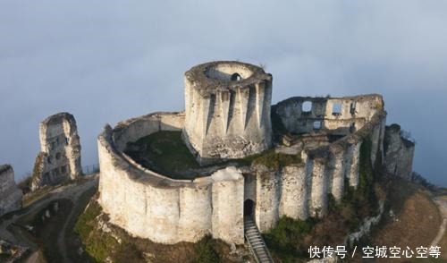 士兵|英国国王修建了一座城堡,法国士兵攻陷此堡后,却纷纷捂住了鼻子