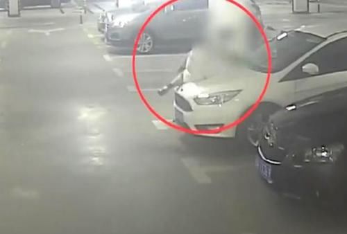  赵姓车主|车停地库被恶意损坏，车主：必须严惩追责！看完监控后懵了！