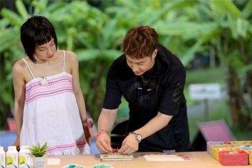  结婚|明星官宣结婚都会被祝福，为什么只有潘玮柏被骂上热搜？