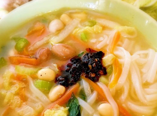  面条|清淡的素食浇汁面条