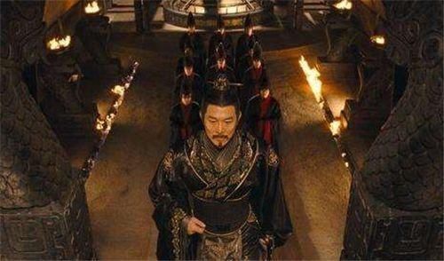  为自己|秦始皇为什么自称“朕”，专家：把“朕”字拆开，其中大有内涵！