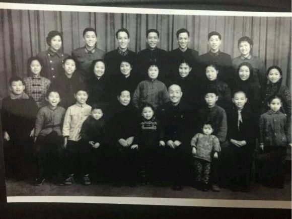  托底|给沈腾托底的“接梗王”是如何炼成的？