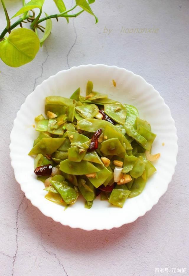 好吃|秋天此菜正当季，才2块钱一斤，加上蒜蓉简单一炒，特好吃