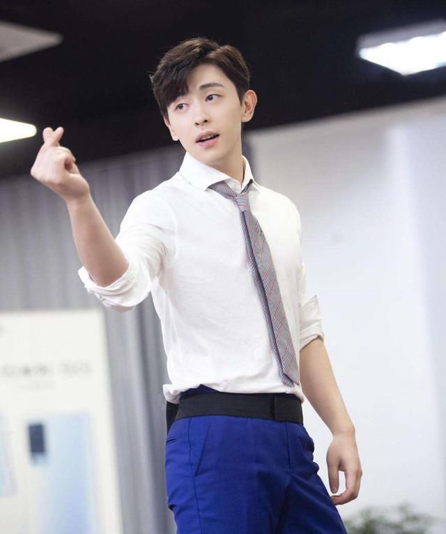 雪儿|极挑收官,岳云鹏紧搂孔雪儿引争议,邓伦背谢可寅的姿势太圈粉