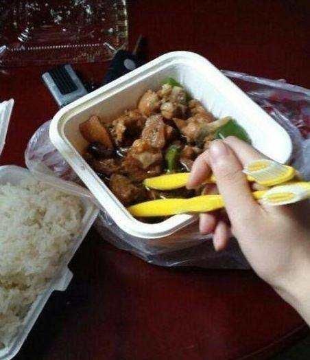 消防栓|消防栓:我想开了!栏杆:不,你不想