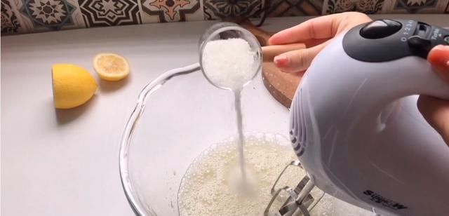  详细|奶牛色的毛巾卷你吃过吗？速来围观2人食网红烘焙详细教程