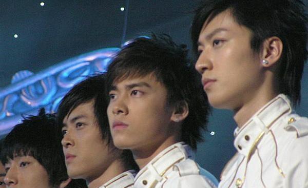  李易峰|这个井柏然变成了一个书法家一字千金，李易峰变成了一个强大的学