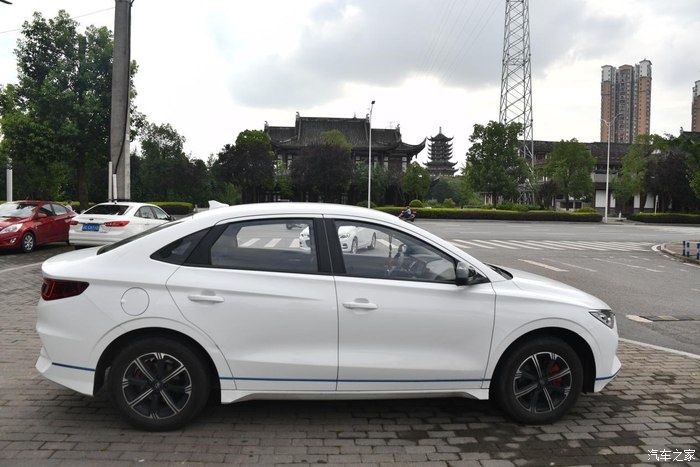  周末|周末和比亚迪e3一起，带孩子们出去玩儿！