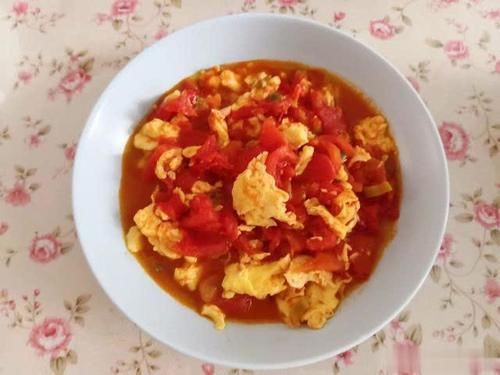 诱人|它有着诱人的颜色,有着酸甜的味道,做法简单开胃,米饭的好搭档