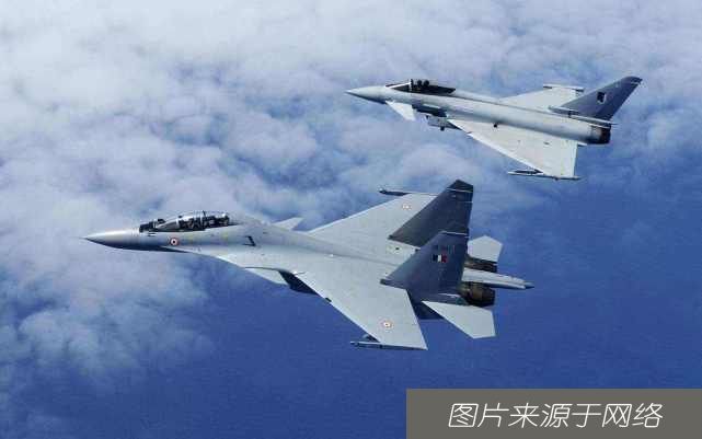 越境|谁在为北约各国撑腰?25架军机敢越境就出击,俄媒:毫不手软