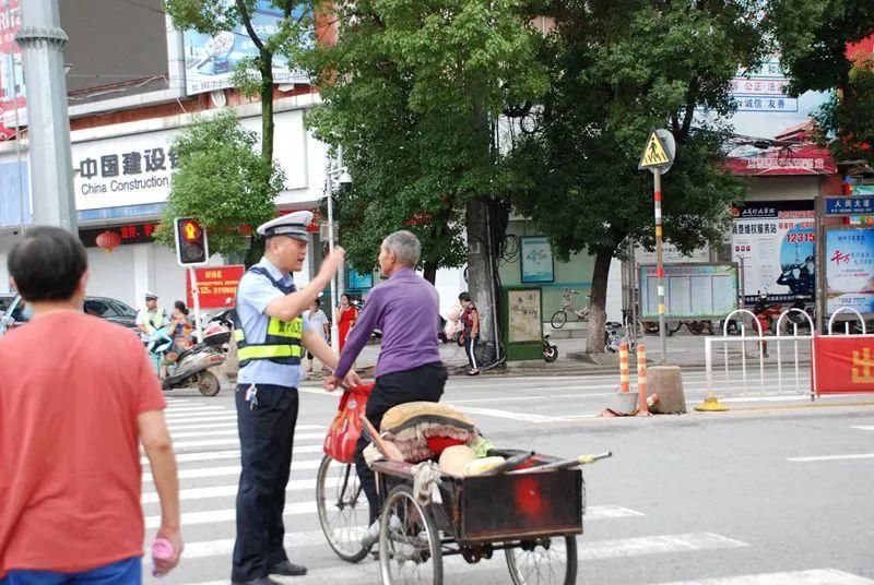 城区交通秩|黄梅交通大整治：检查车辆300余辆次，查获违法行为76起