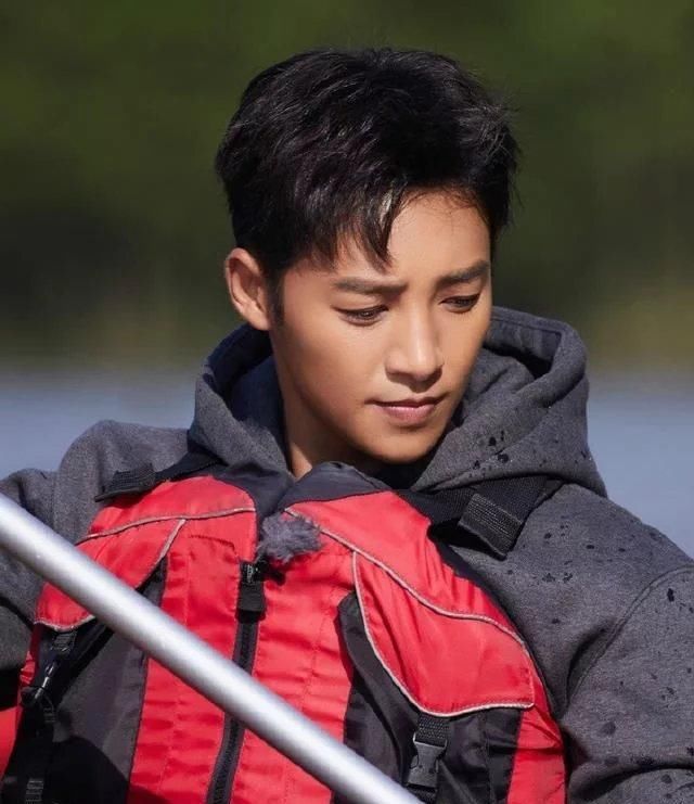  综艺节目|快本新常驻，R1SE与王一博前团UNIQ抢名额，青你2的她也要来？