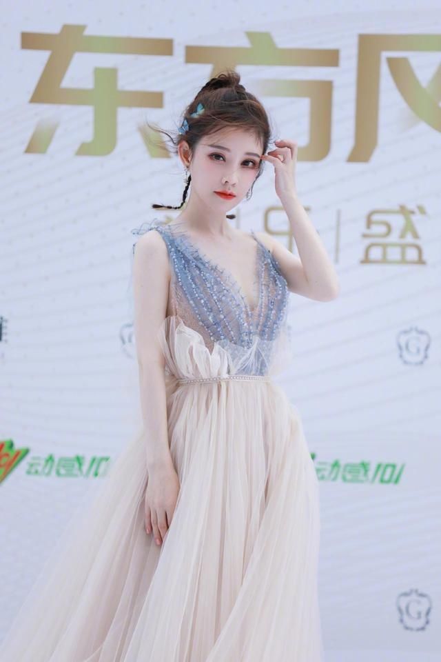 冯提莫|冯提莫在音乐领域不断尝试，最新歌曲《谢谢爱过》不一般